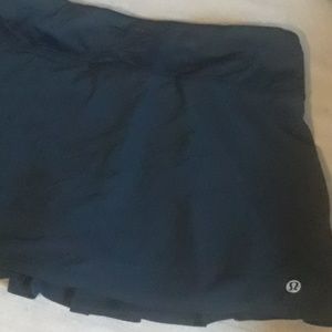 Lululemon size 4 skirt
